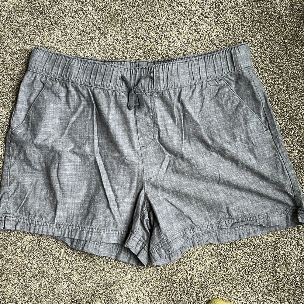 Women’s linen shorts